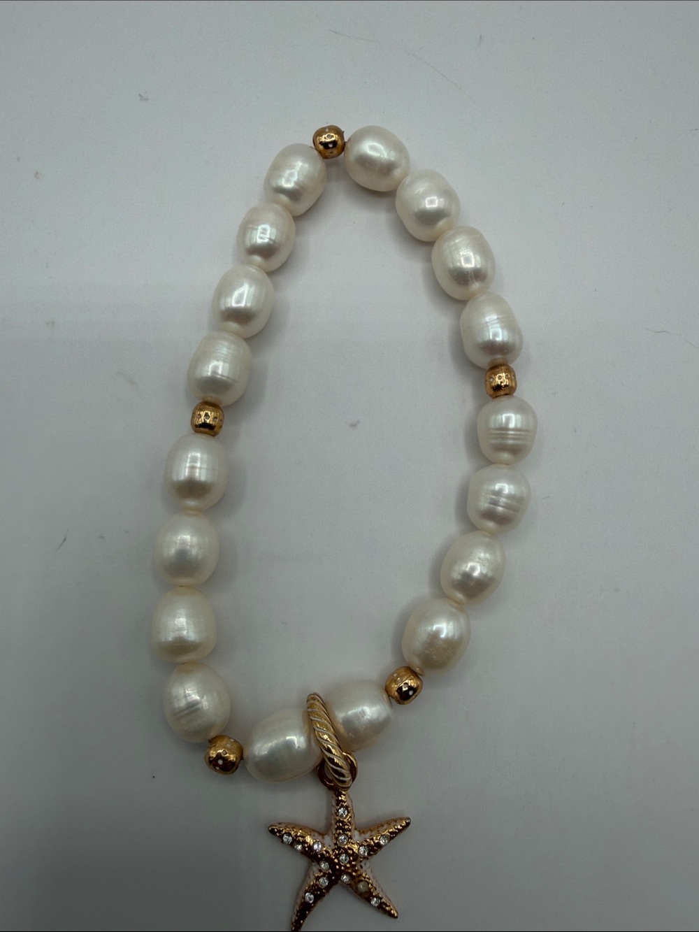 NWOT Brighton Under the Sea Pearl & Gold Starfish Charm Stretch Bracelet - Picture 3 of 8